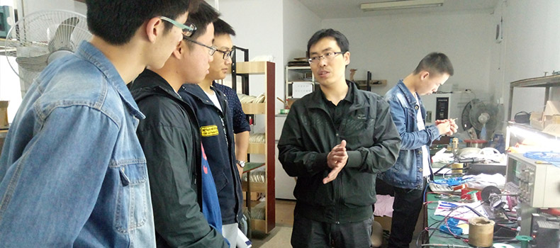 我公司與高校合作，進(jìn)行現(xiàn)場(chǎng)考察