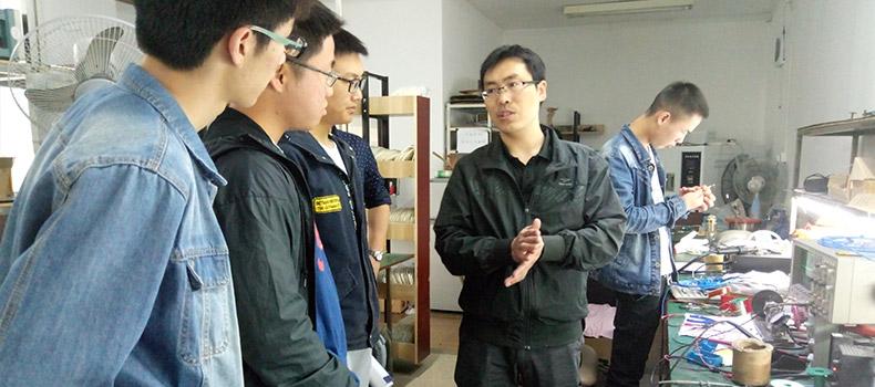 我公司與高校合作，進(jìn)行現(xiàn)場(chǎng)考察